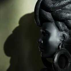 Weaver Bird Black Fiber Clay Bust -Home Decor Sale CB2FA23 BID 09 Det 2017