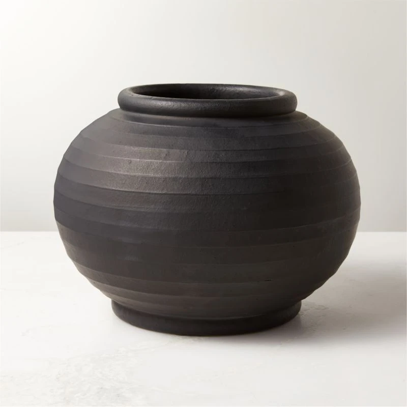 Leto Round Black Terracotta Vase 3 Leto Round Black Terracotta Vase