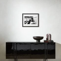 'Aretha At The Piano' Photographic Print In Black Frame 21.5"x17.5" -Home Decor Sale SEArethaPianoBk17p5x21p5F22 3D