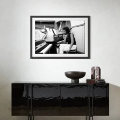 'Aretha At The Piano' Photographic Print In Black Frame 21.5"x17.5" -Home Decor Sale SEArethaPianoBk33x39p5F22 3D